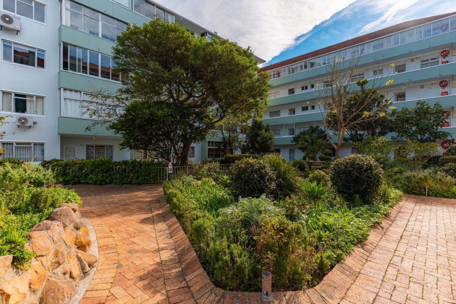 2 Bedroom Property for Sale in Oranjezicht Western Cape